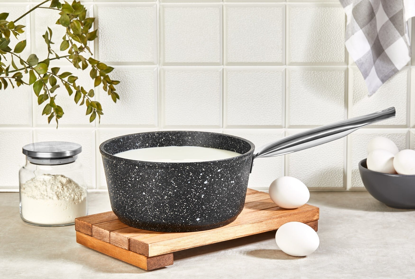 Falez Black Line Milk Pot 18cm