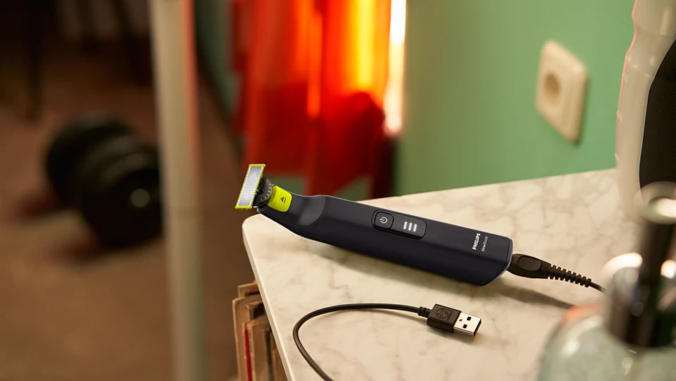 Philips OneBlade Pro Face + Body QP6542/10, Hybrid Trimmer and Shaver with 12-Length