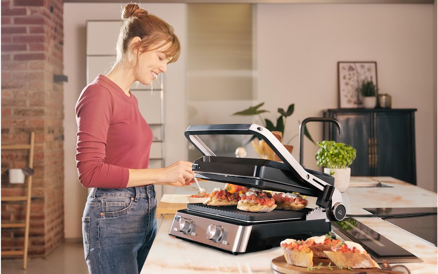 Braun Contact Grill 2000 W 3 Cooking Positions, 230°C Max Temperature, Black And Stainless Steel