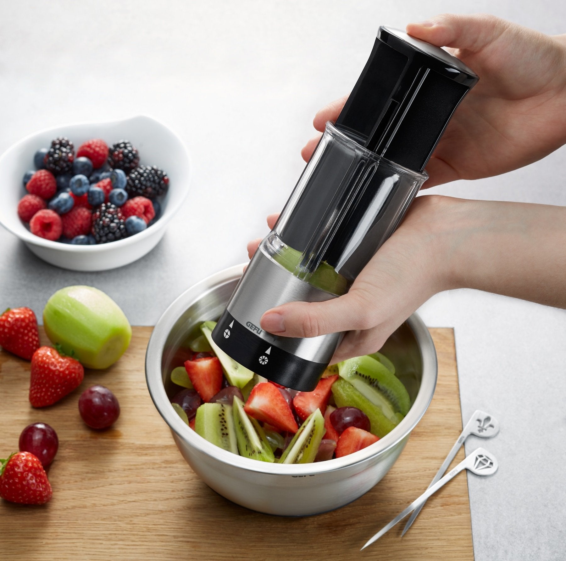 GEFU Flexicut Vegetable And Fruit Splitter - Whole and All