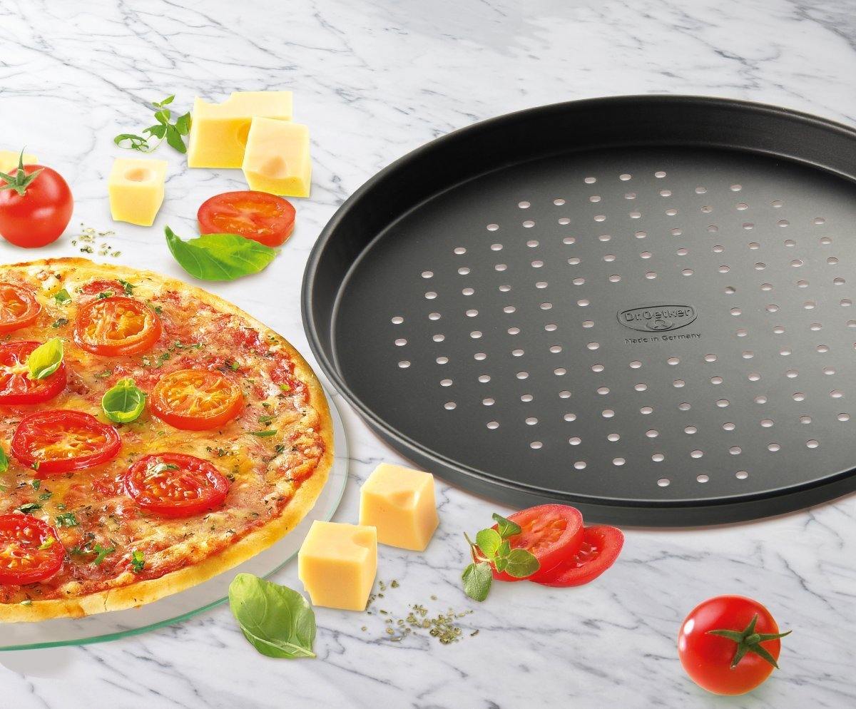 Dr. Oetker "Tradition" Perforated Pizza Pan - Whole and All