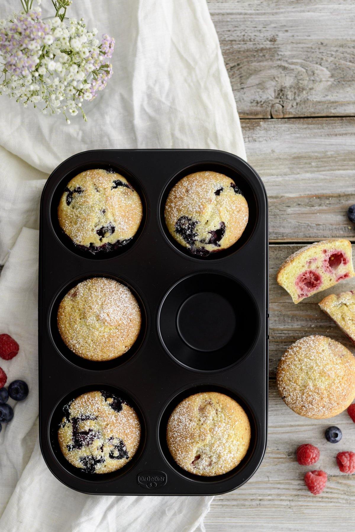 Dr. Oetker "Tradition" Maxi Muffin Tin Cups, - Whole and All