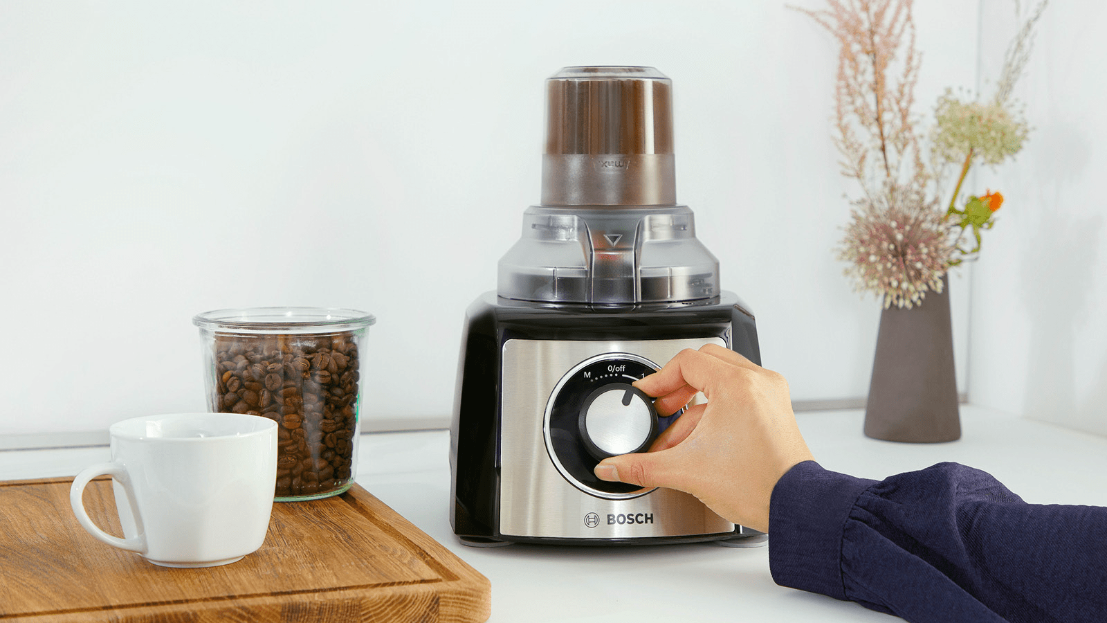 Bosch Kitchen Machine 800W Black - Whole and All