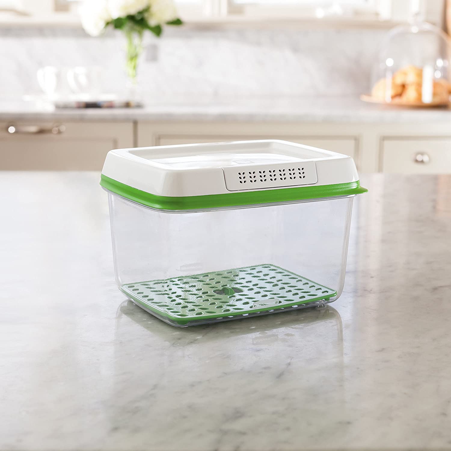 Rubbermaid FreshWorks Large Rectangle Food Storage Container, 4.1 L - Whole and All