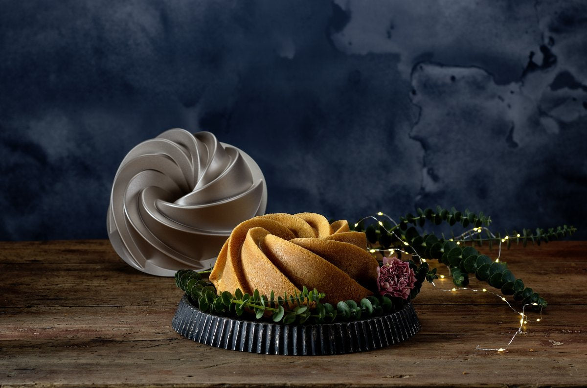 Dr. Oetker Round Cake Mould "Twist" 22X9 cm - Whole and All