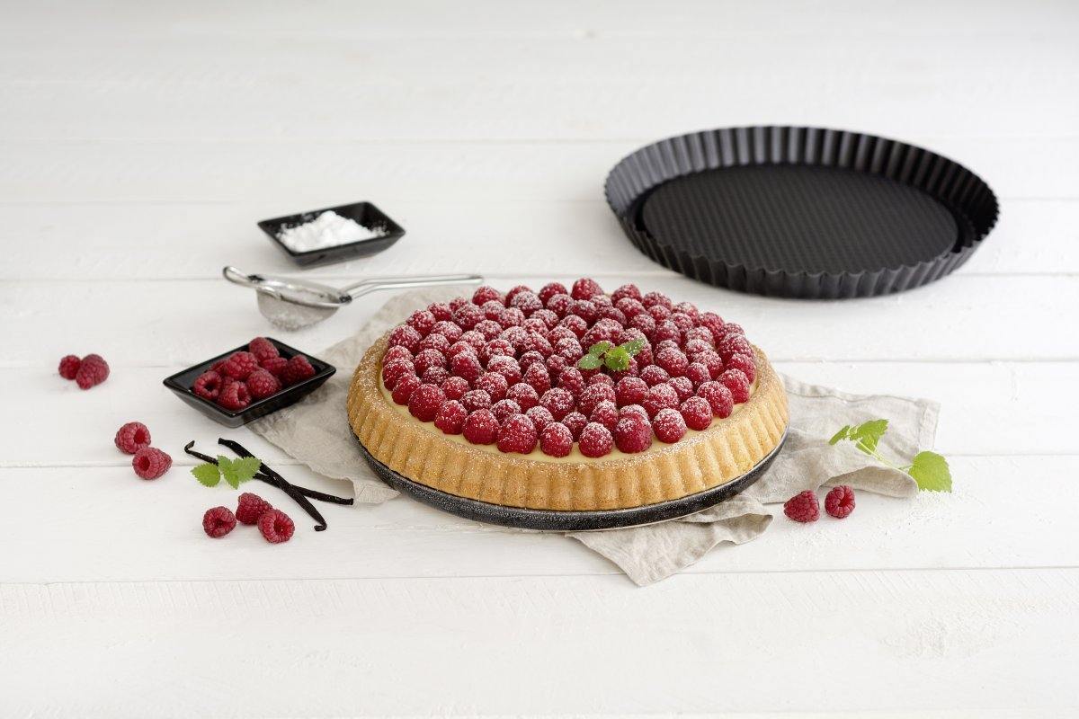 Zenker "Black/Metallic" Non-Stick Carbon Steel Flan, Tart Pan, 30X3 cm - Whole and All