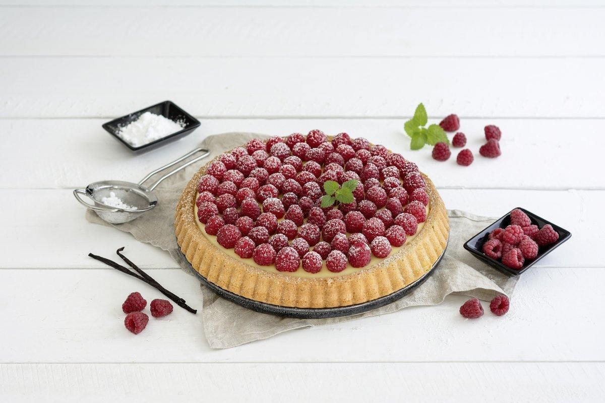 Zenker "Black/Metallic" Non-Stick Carbon Steel Flan, Tart Pan, 30X3 cm - Whole and All