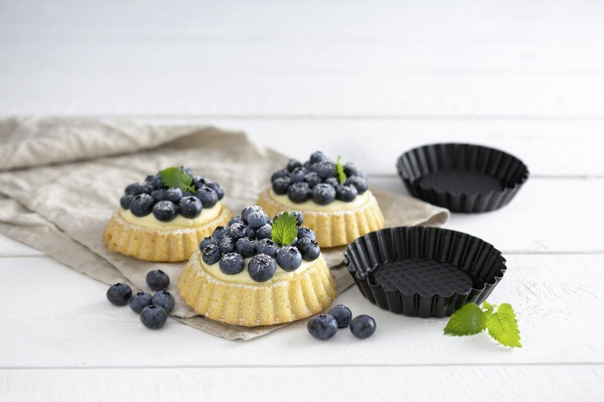 Zenker "Black/Metallic" Mini Tart Pans (Set Of 6), 10.5X2 cm - Whole and All