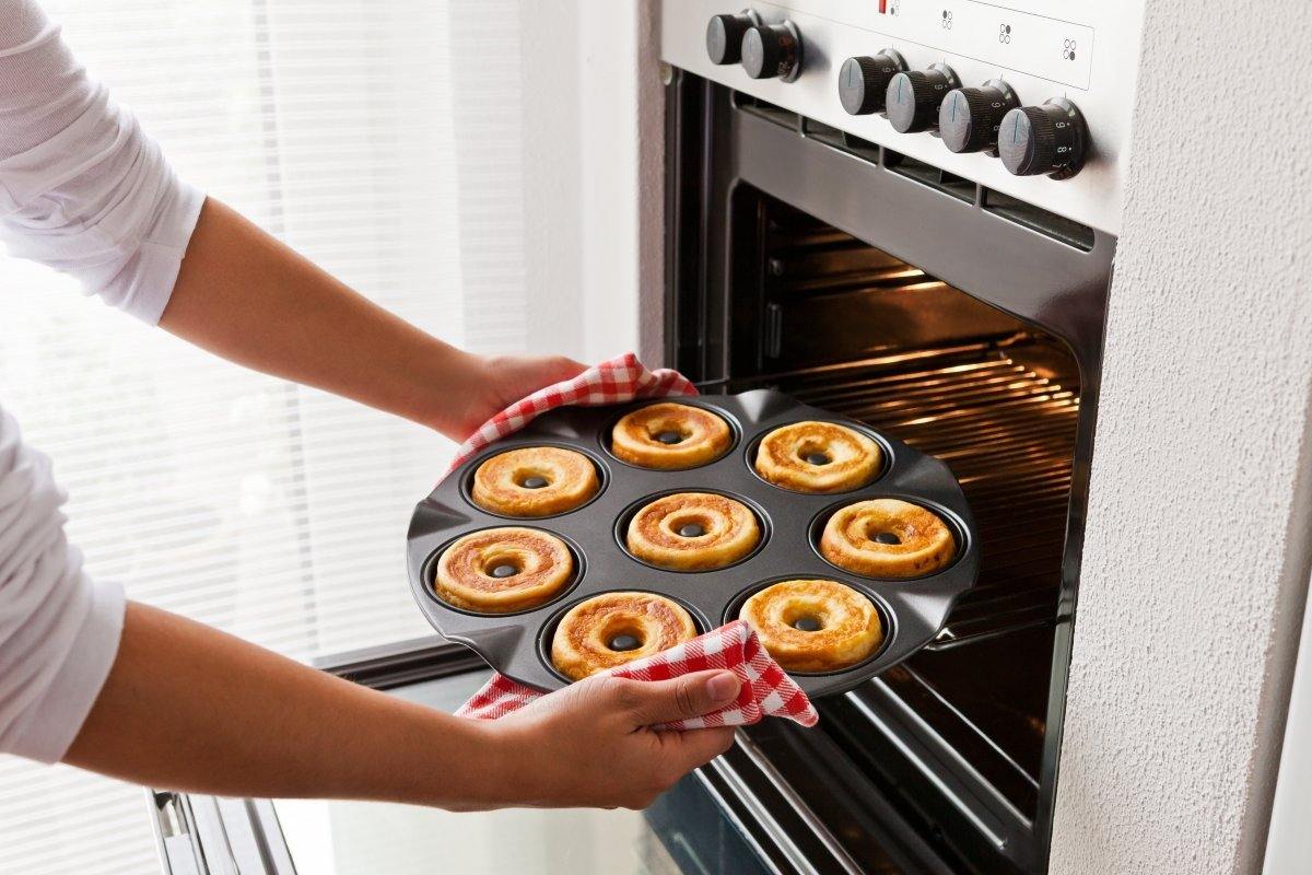 Zenker "Special Creative" Apple Pie Dumpling Tray, For Pies, Black, 33X2 cm - Whole and All