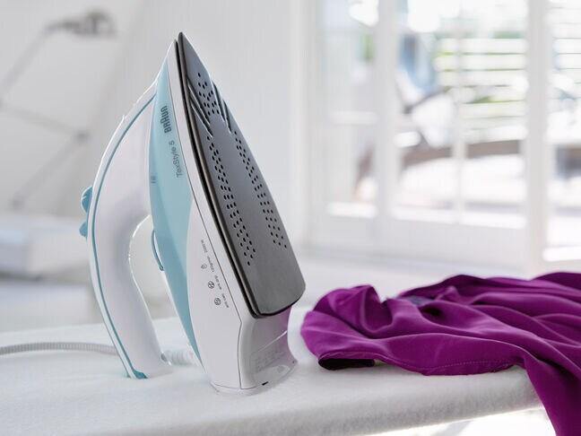 Braun Texstyle 5 Steam Iron, 2000W (Blue) - Whole and All