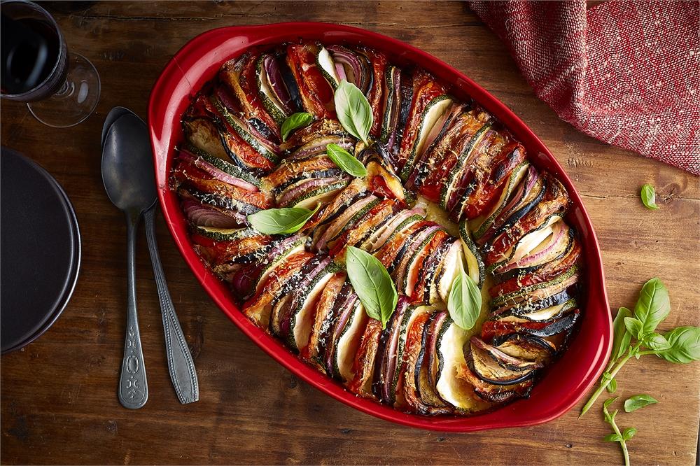 Emile Henry Small Oval Oven Dish - Whole and All