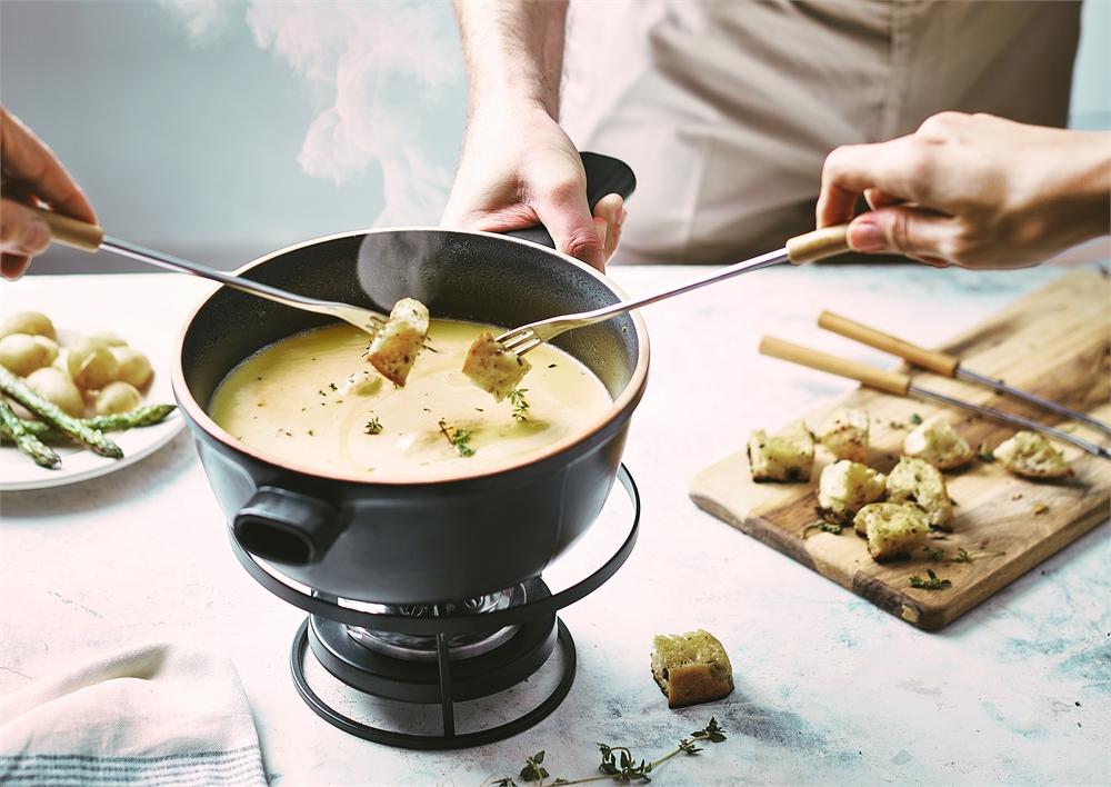 Emile Henry Fondue Set Delight - Whole and All