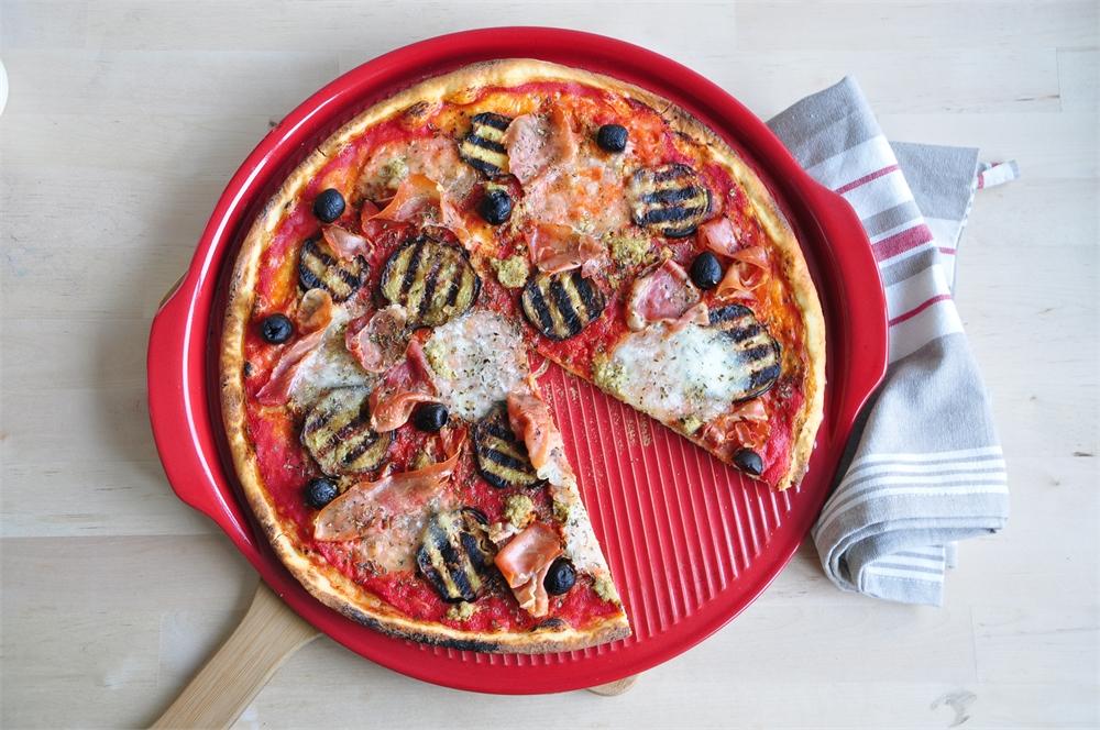 Emile Henry Medium Ridged Pizza Stone - Whole and All