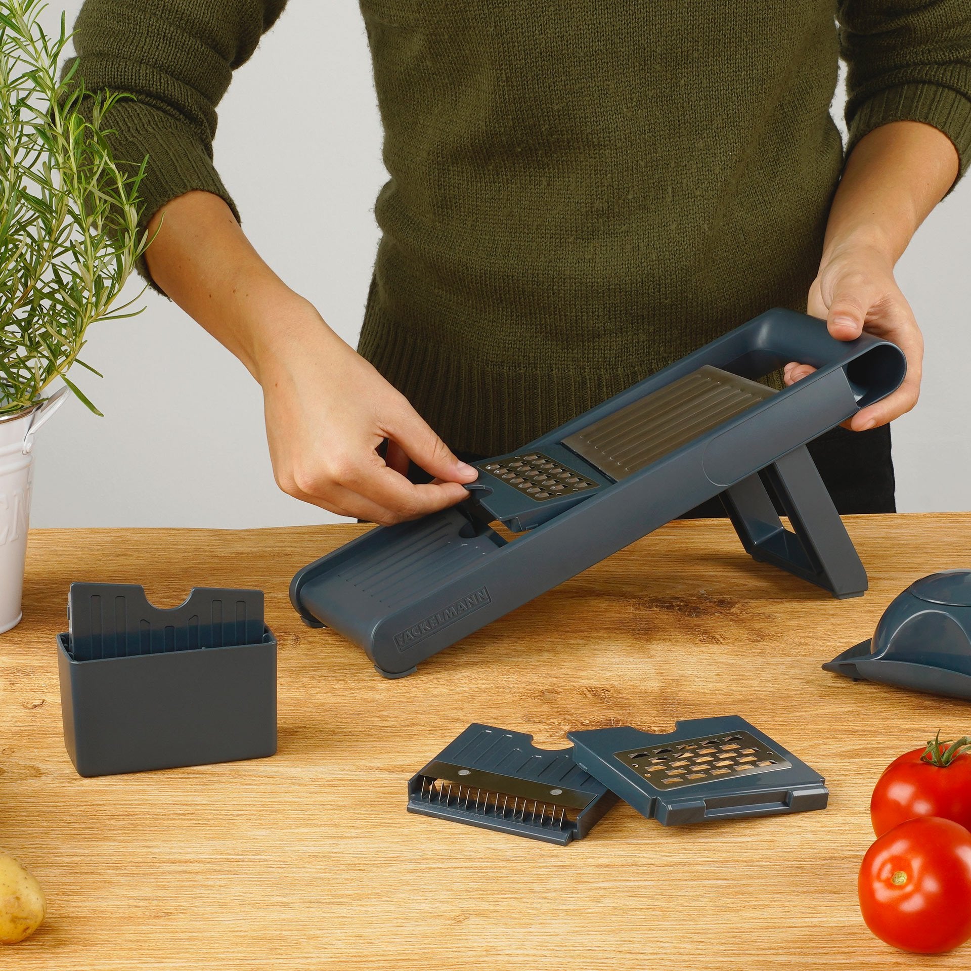 Fackelmann Mandoline Slicer With 4 Different Inserts For Slicing
