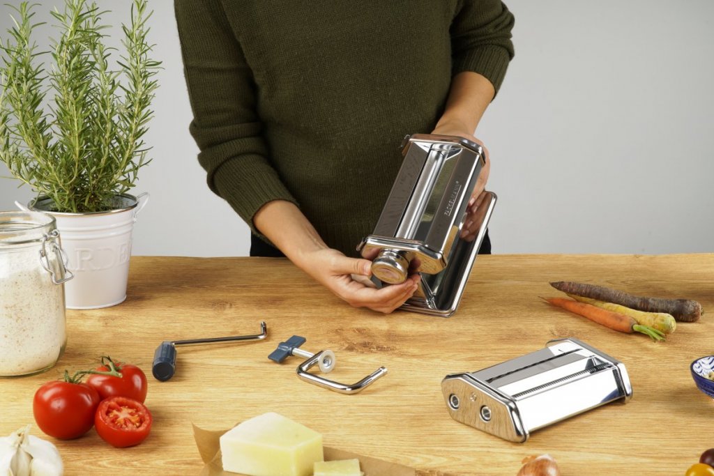 Fackelmann Pasta Machine With 2 Different Pasta Rollers