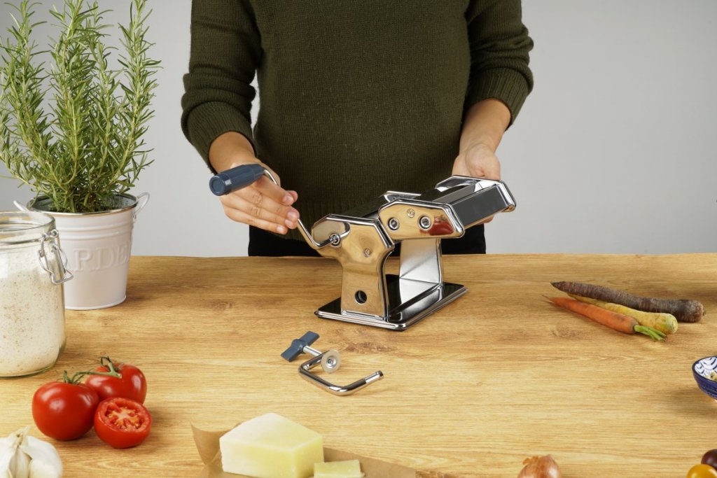 Fackelmann Pasta Machine With 2 Different Pasta Rollers
