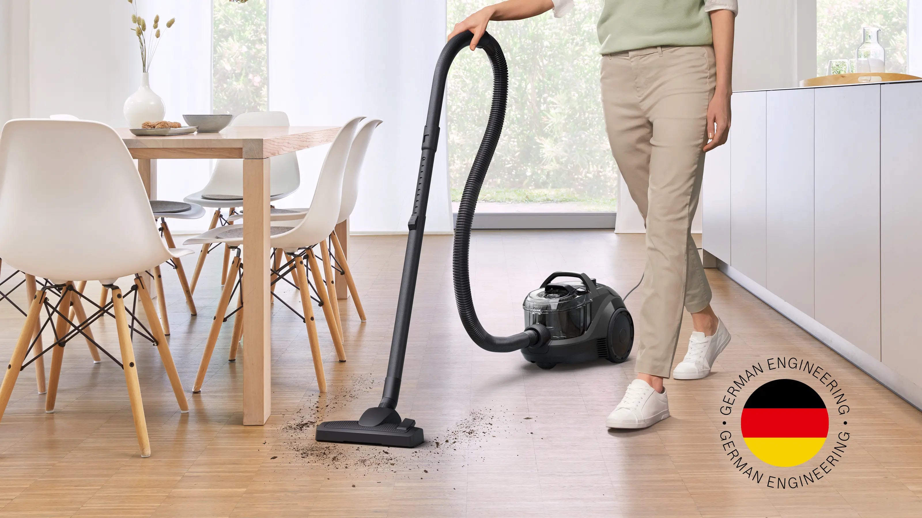Bosch BGC21X300 Series 4 Bagless Vacuum Cleaner (Black)