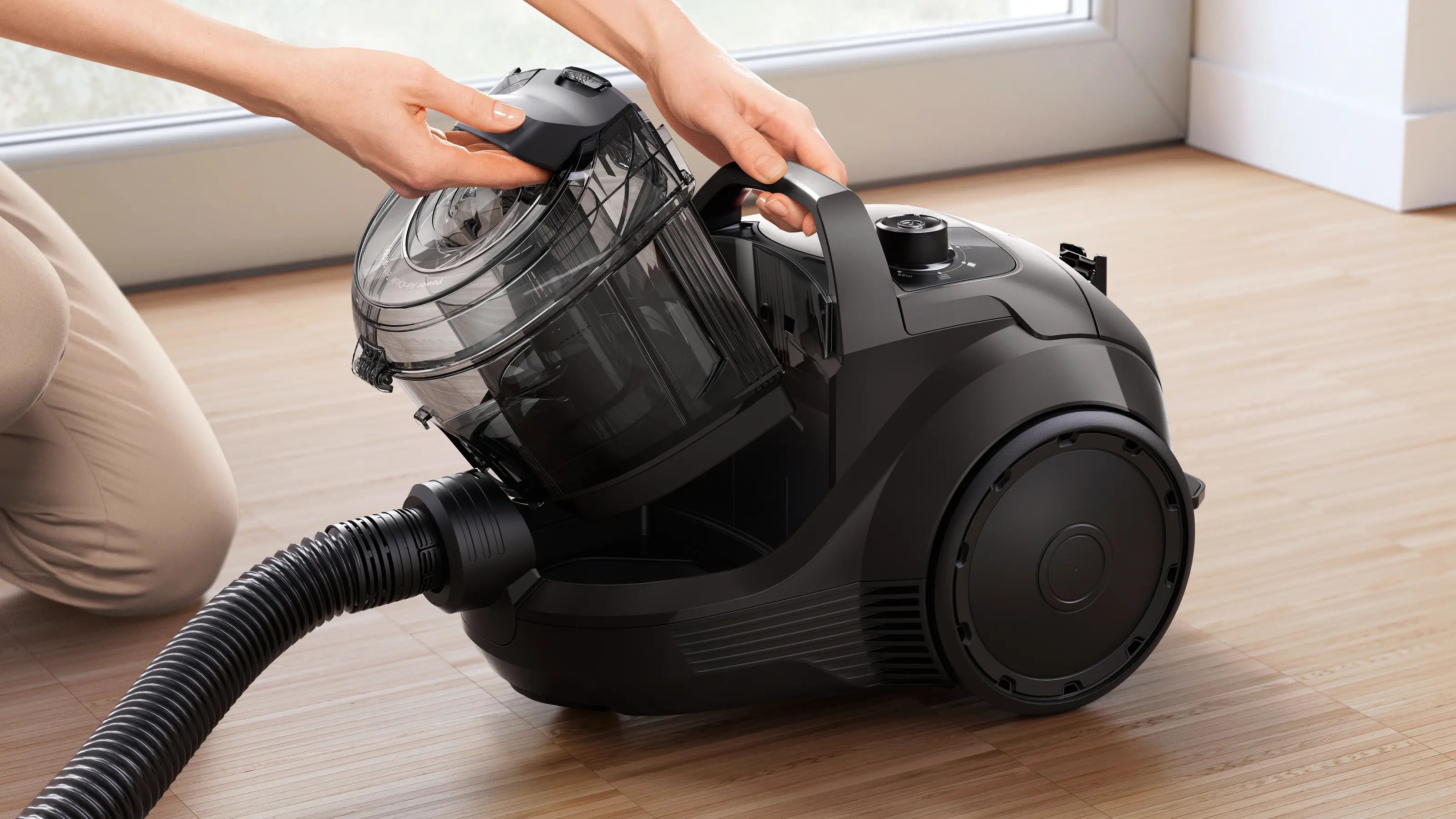 Bosch BGC21X300 Series 4 Bagless Vacuum Cleaner (Black)