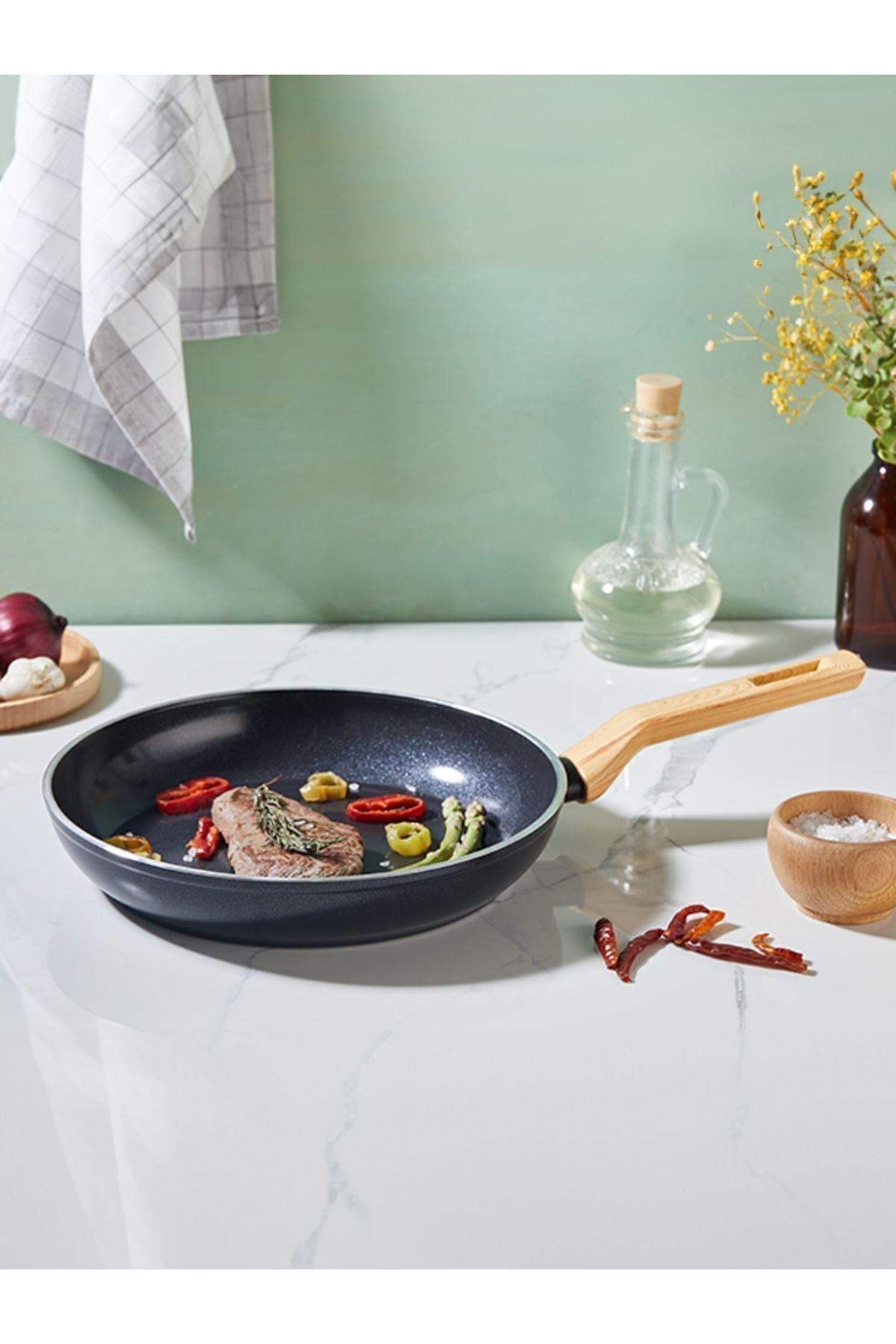 Falez Auris Crystal Frying Pan 28 Cm (Black, Wooden Effect Accesories, Silicone Glass Lid)