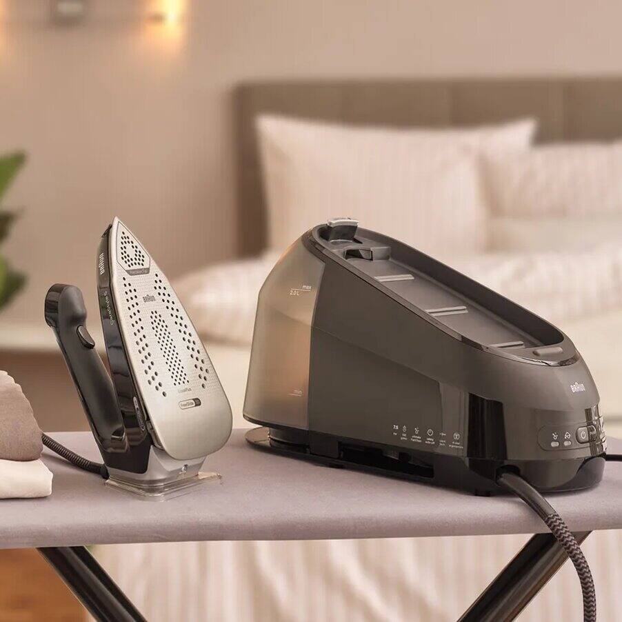 Braun Steam Generator Iron with FreeGlide 3D Technology 2400 W 7.5 bar 2 L Black