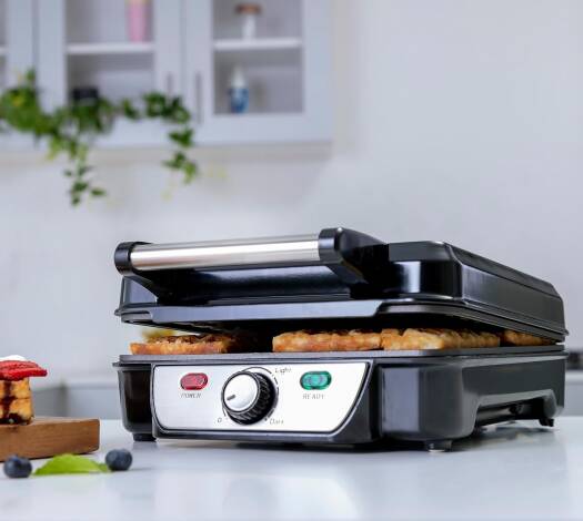 GEEPAS 4 Slice Waffle Maker GWM5417