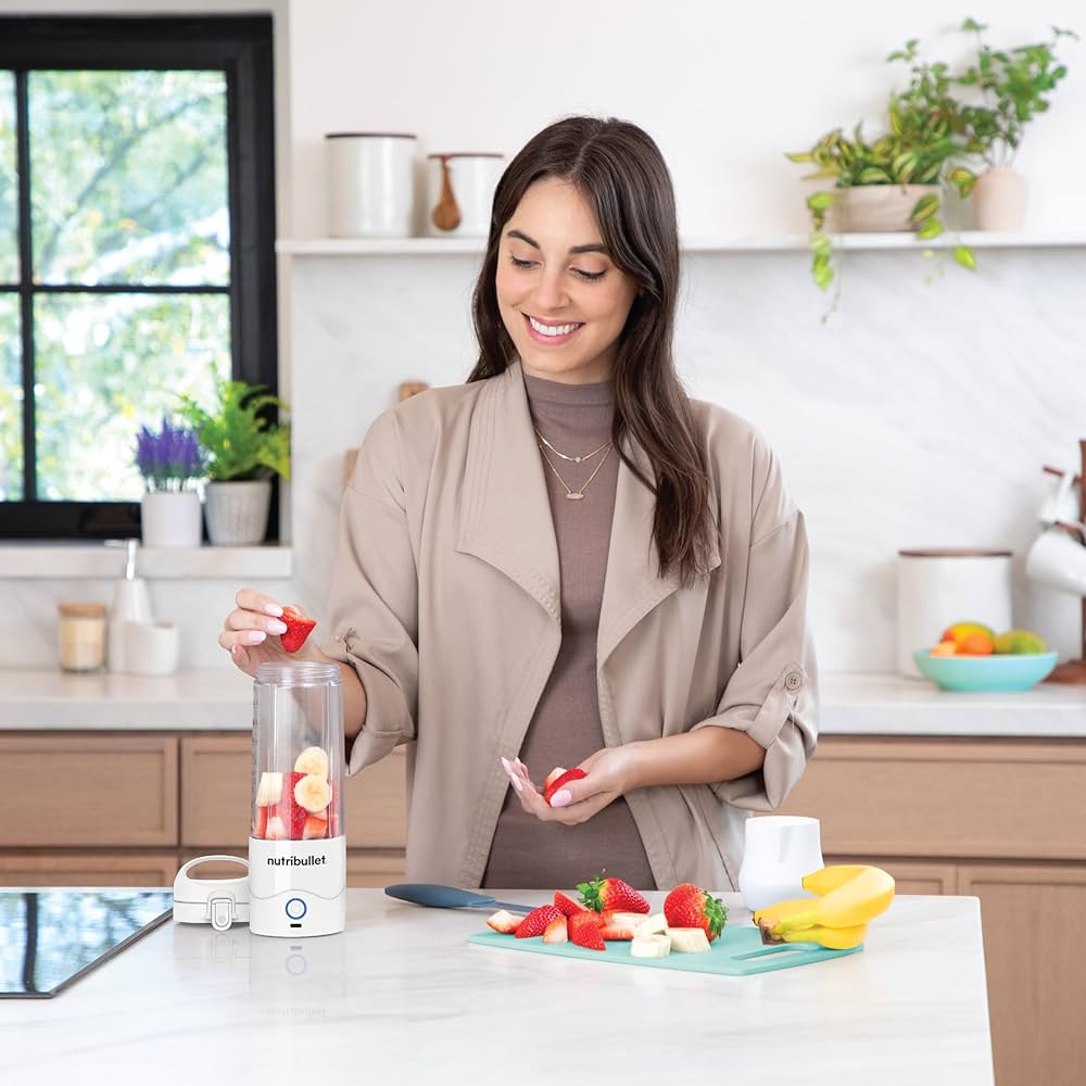 Nutribullet Portable 475ml Cordless Blender Shakes & Smoothies , Leakproof Flip And Sip White