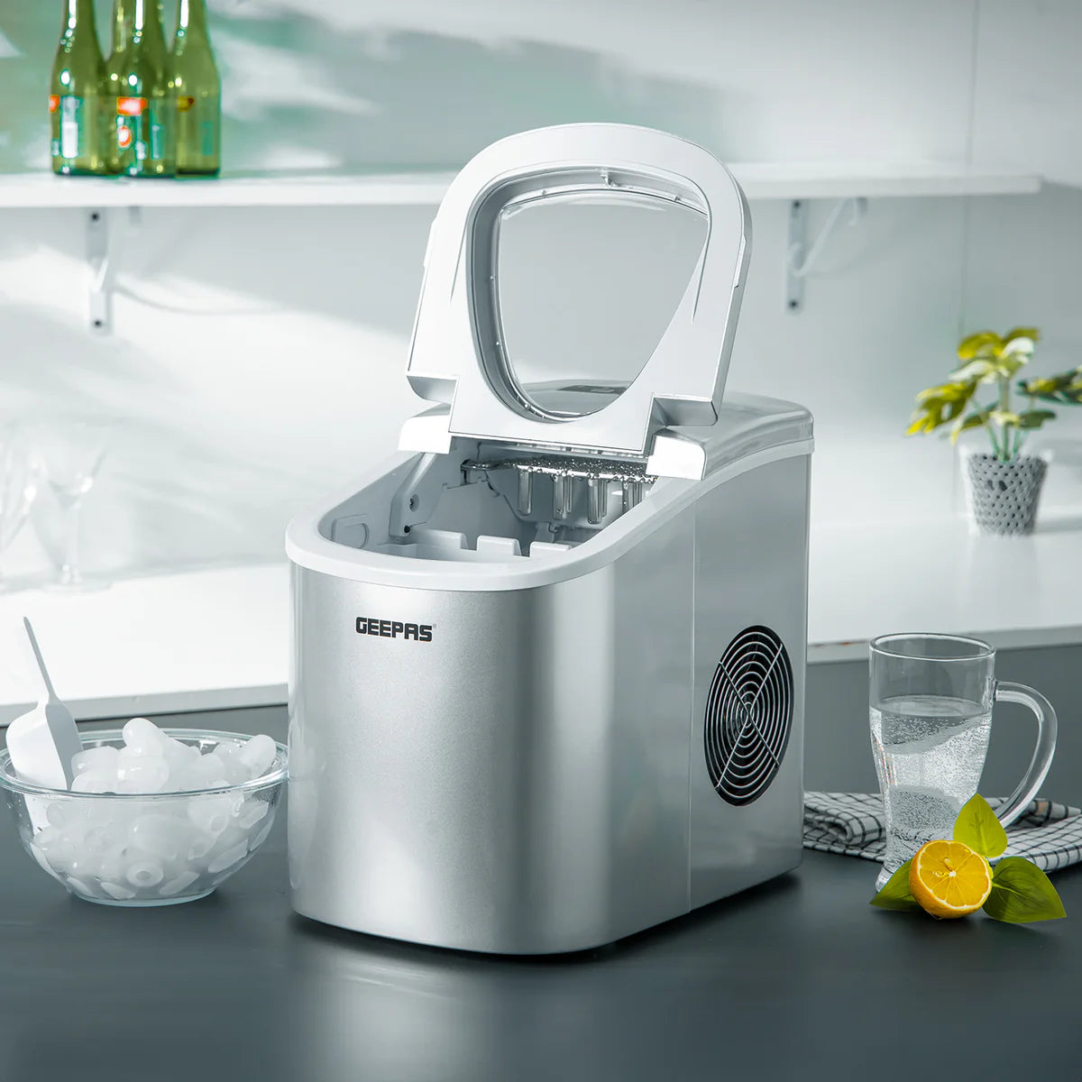 GEEPAS Ice Cube Maker 2.2 L - Fast, Automatic & Portable