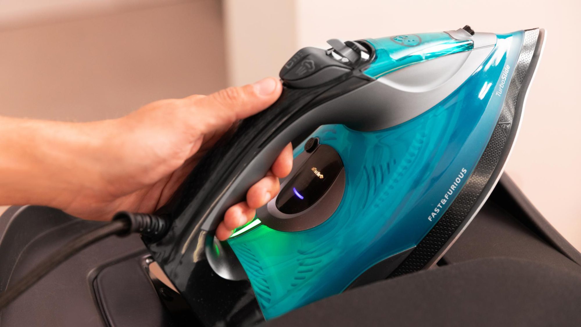 Cecotec Horizontal Steam Iron 3100W Power Steam Technology Turbo Slide Ceramic Soleplate 65 g