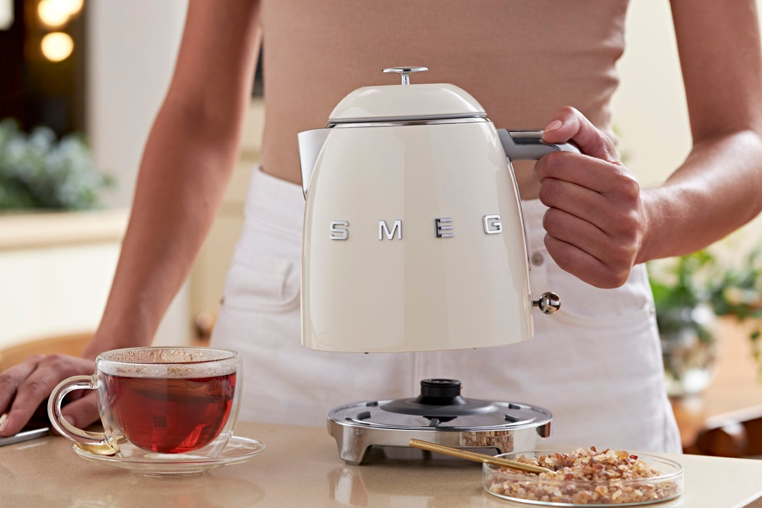 Smeg shops tea kettle white