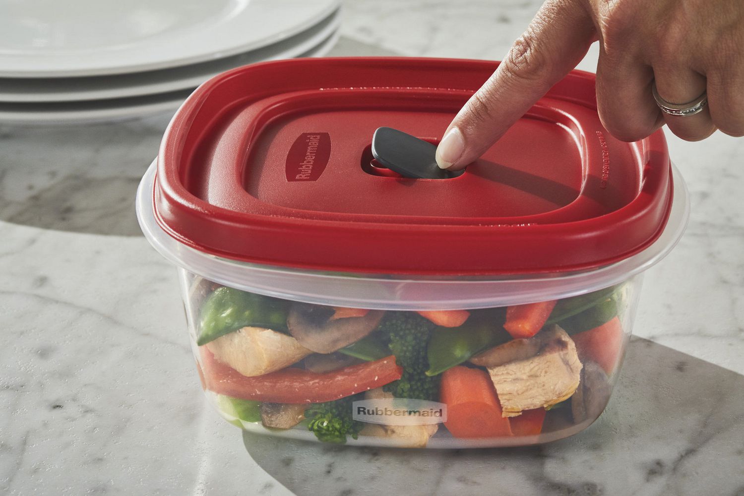 Rubbermaid EasyFindLids Food Storage Container, 1.2 L - Whole and All
