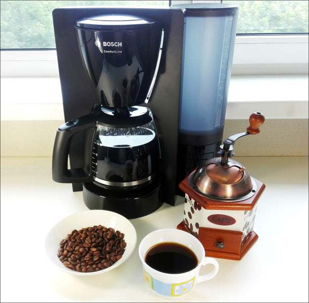 ماكينة صنع القهوة من بوش 1000-12000 وات أسود